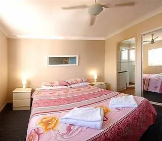 Shaz Maisons Holiday Apartments Gold Coast